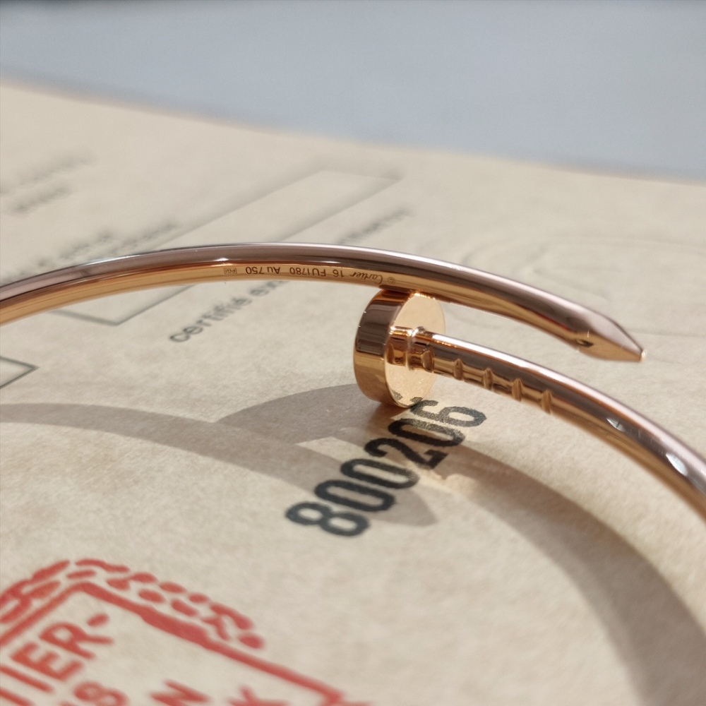 001 Cartier Hand bracelet