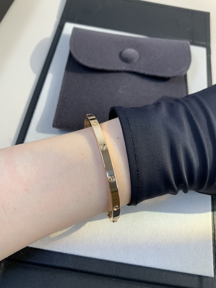 001 Cartier Hand bracelet