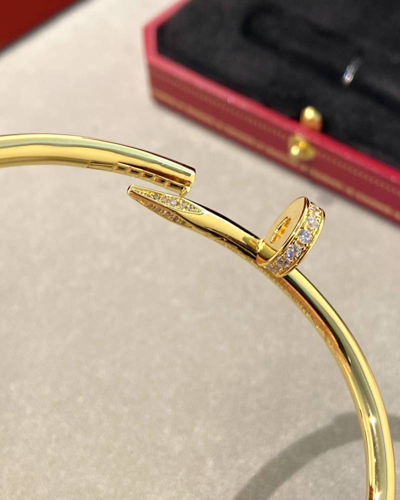 001 Cartier Hand bracelet