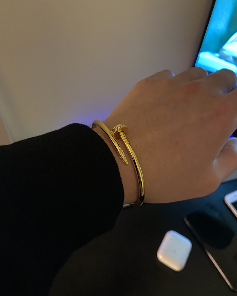 001 Cartier Hand bracelet