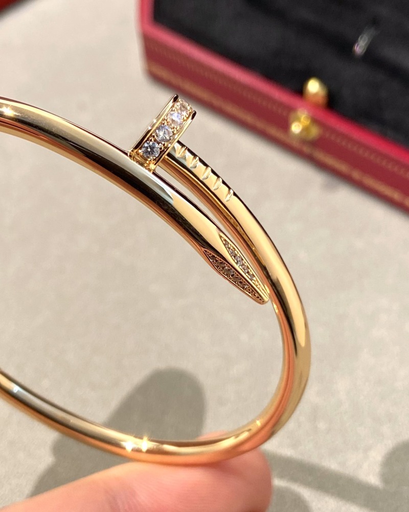 001 Cartier Hand bracelet