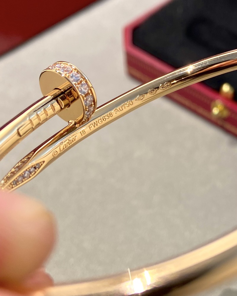 001 Cartier Hand bracelet