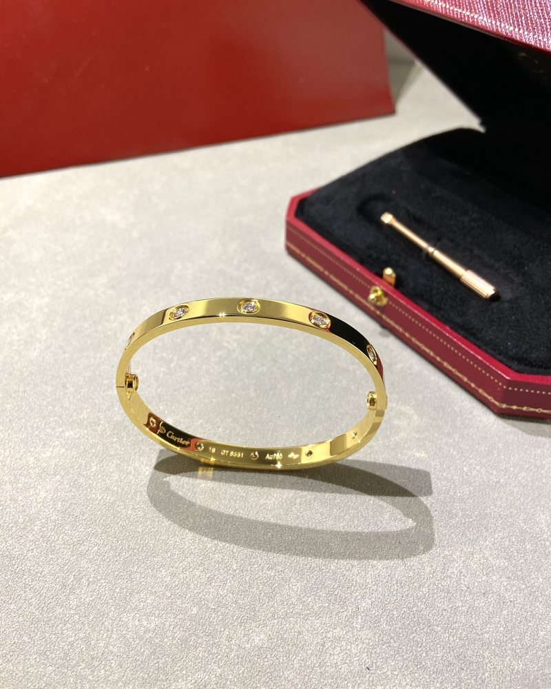 001 Cartier Hand bracelet