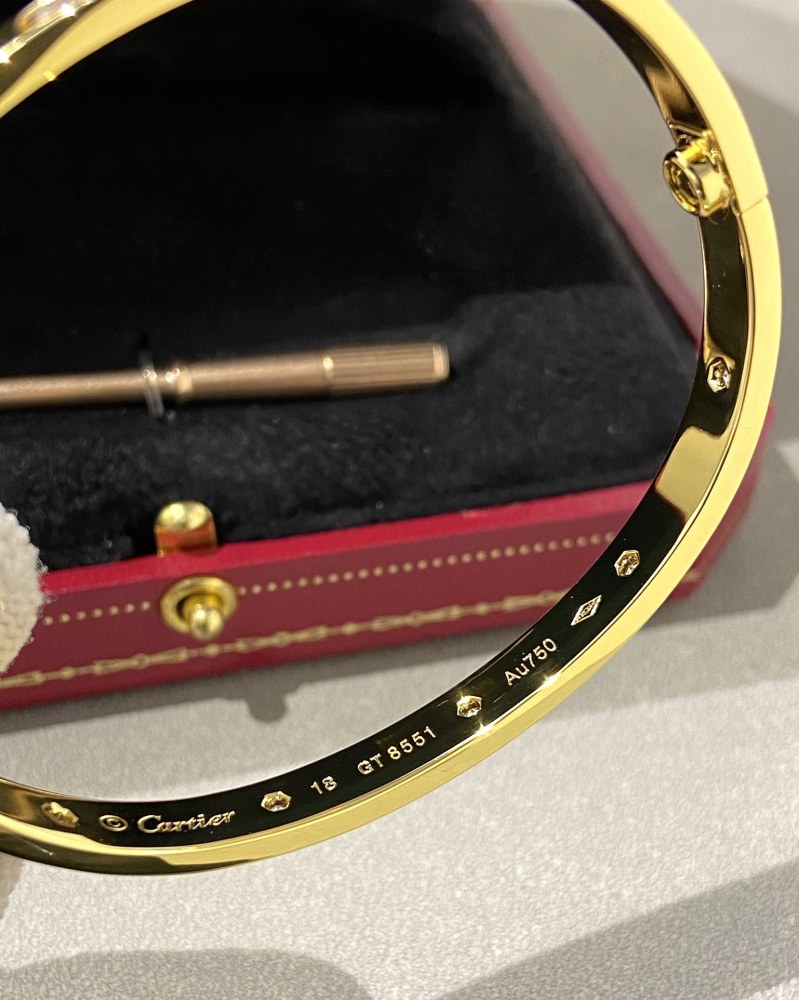 001 Cartier Hand bracelet