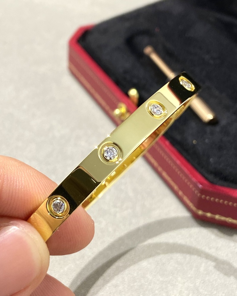 001 Cartier Hand bracelet