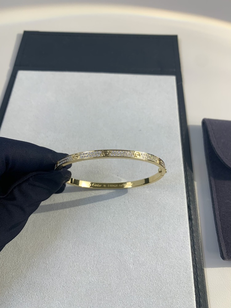 001 Cartier Hand bracelet
