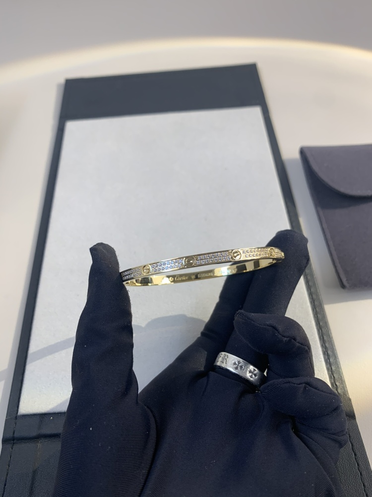 001 Cartier Hand bracelet