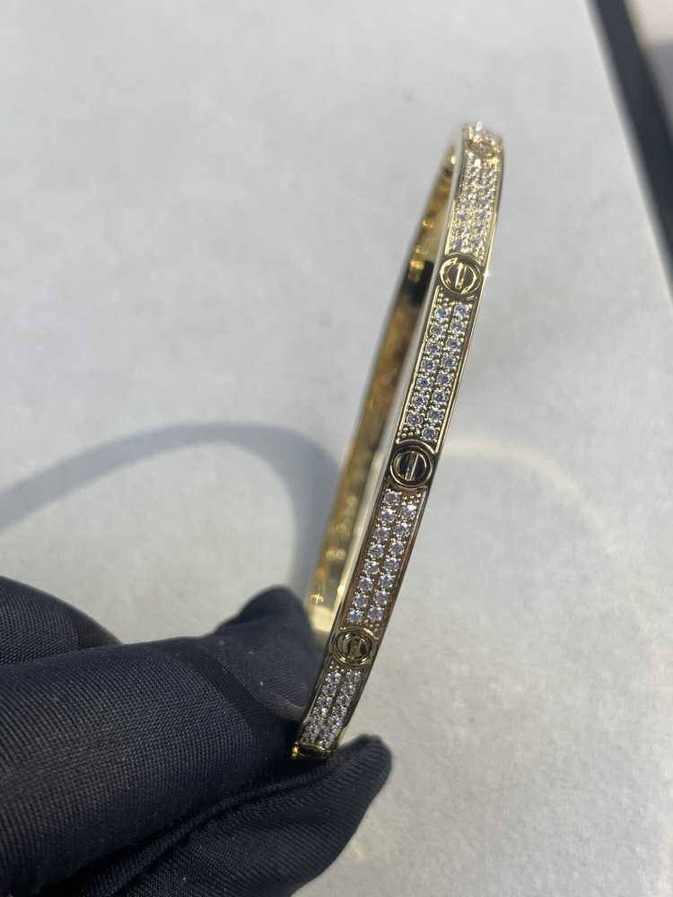 001 Cartier Hand bracelet