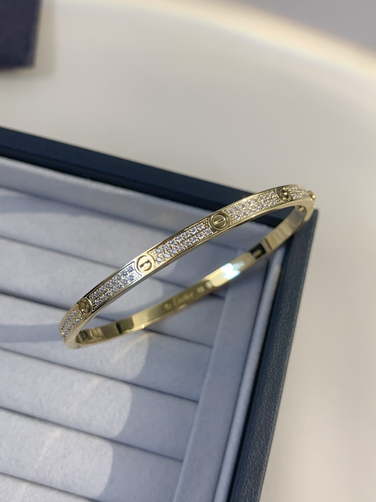 001 Cartier Hand bracelet