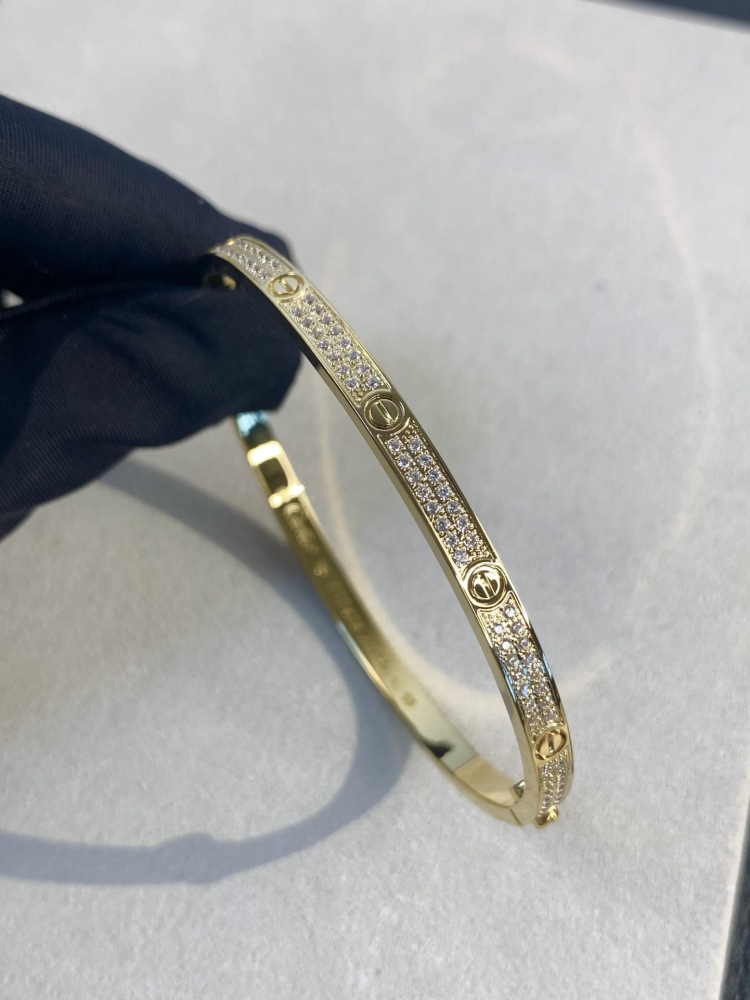 001 Cartier Hand bracelet