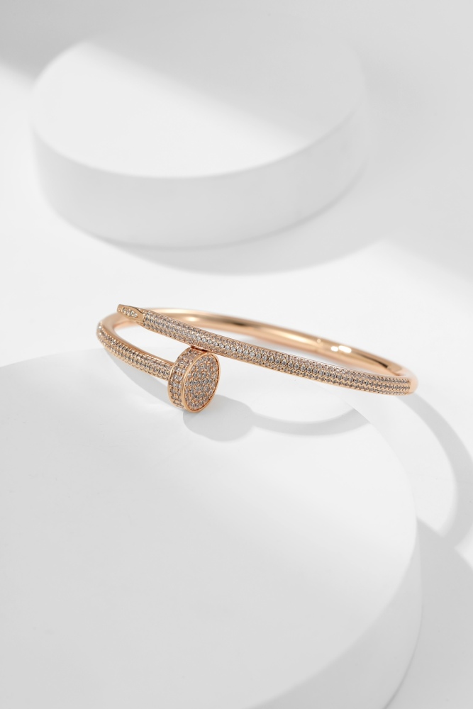 001 Cartier Hand bracelet