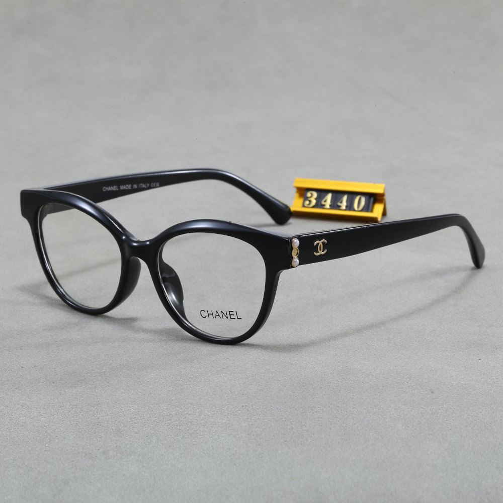003 Chanel sunglasses