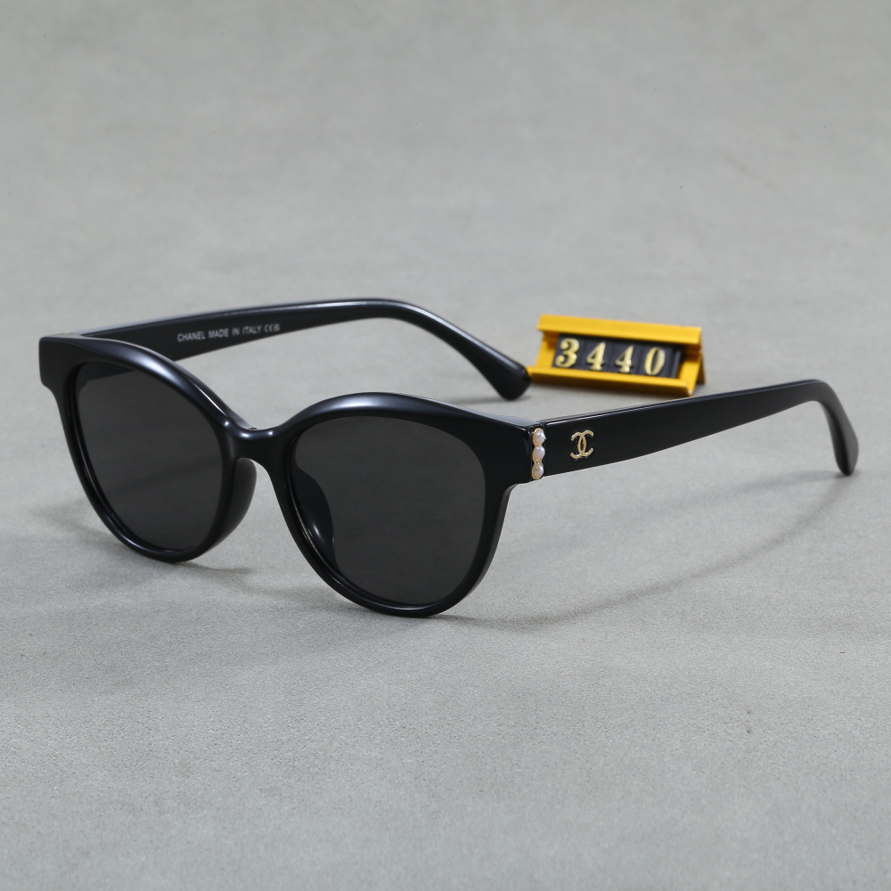 003 Chanel sunglasses