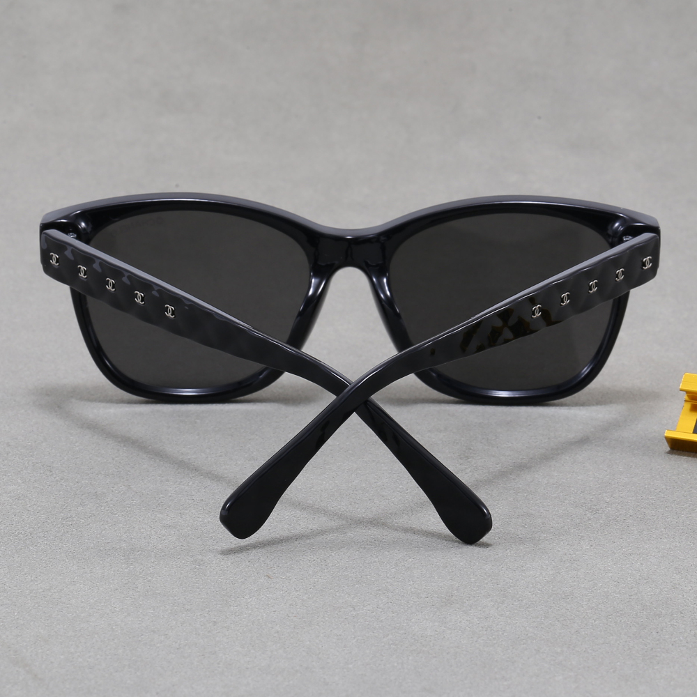 003 Chanel sunglasses