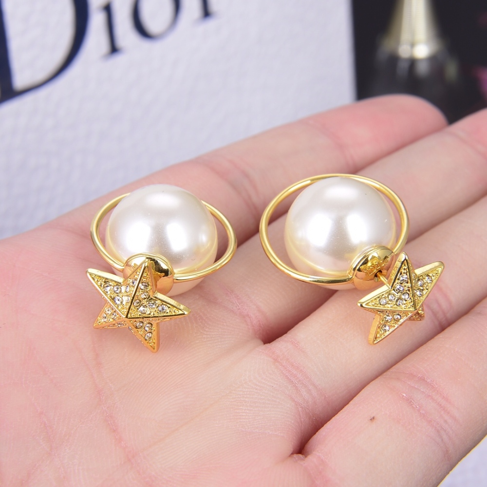 002dior耳钉
