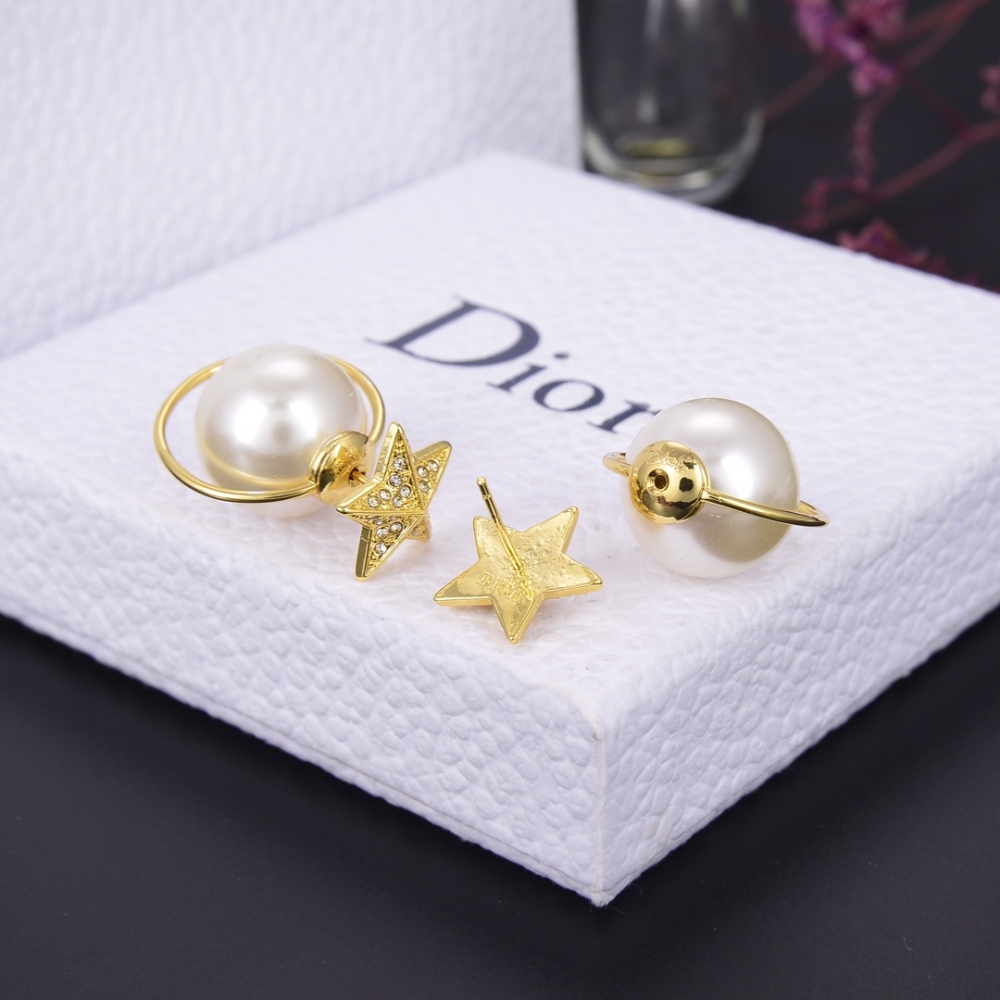 002dior耳钉
