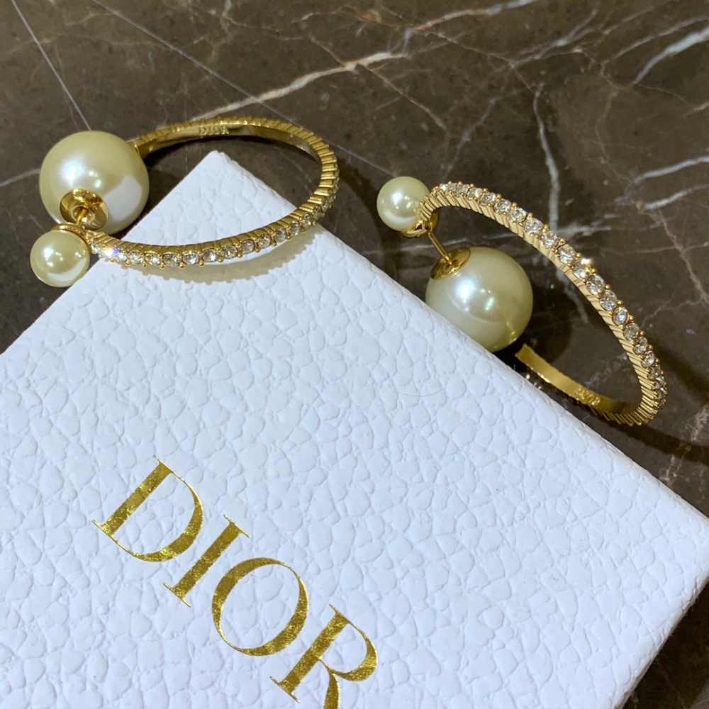 002dior耳环