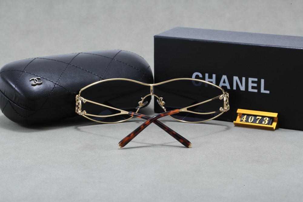 003 Chanel sunglasses