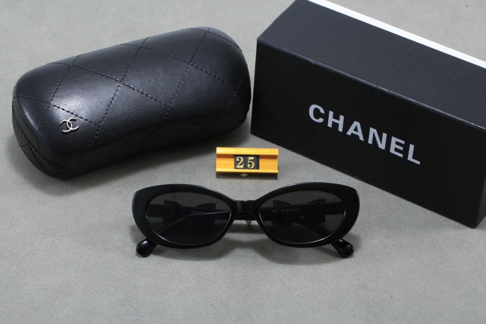 003 Chanel sunglasses