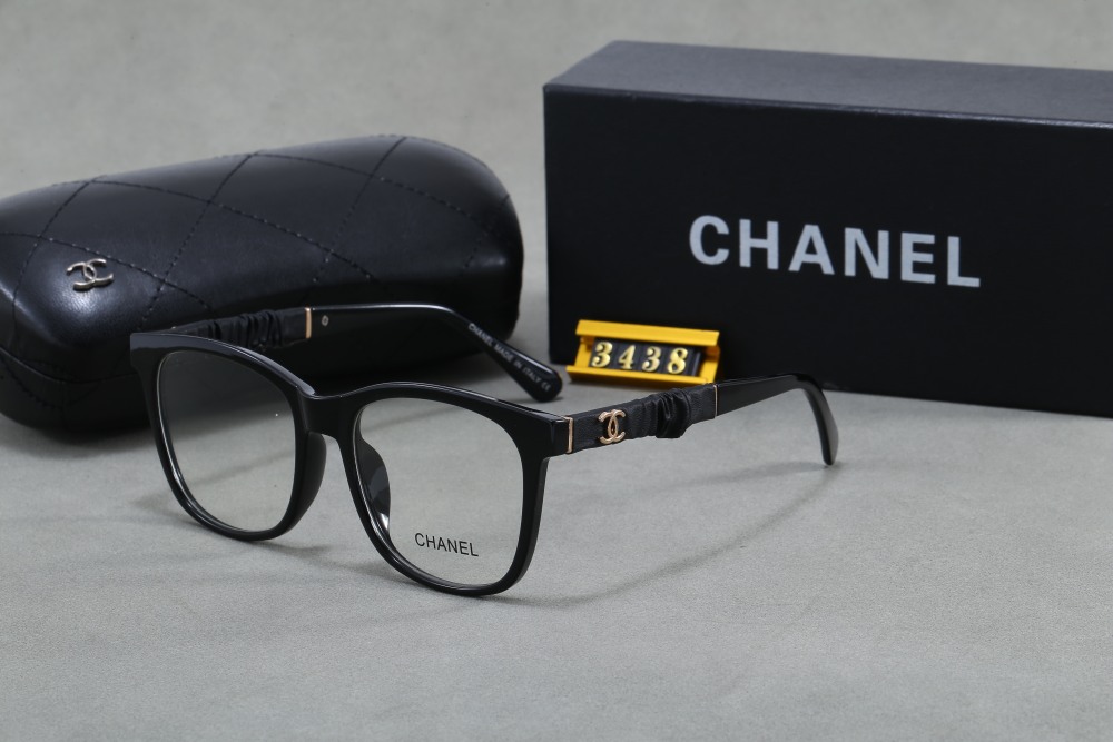 003 Chanel sunglasses