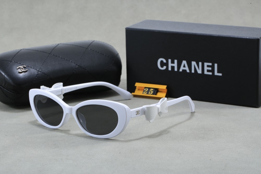 003 Chanel sunglasses