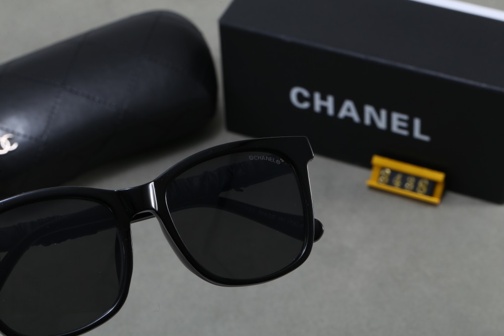 003 Chanel sunglasses