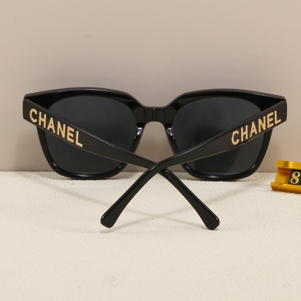 003 Chanel sunglasses