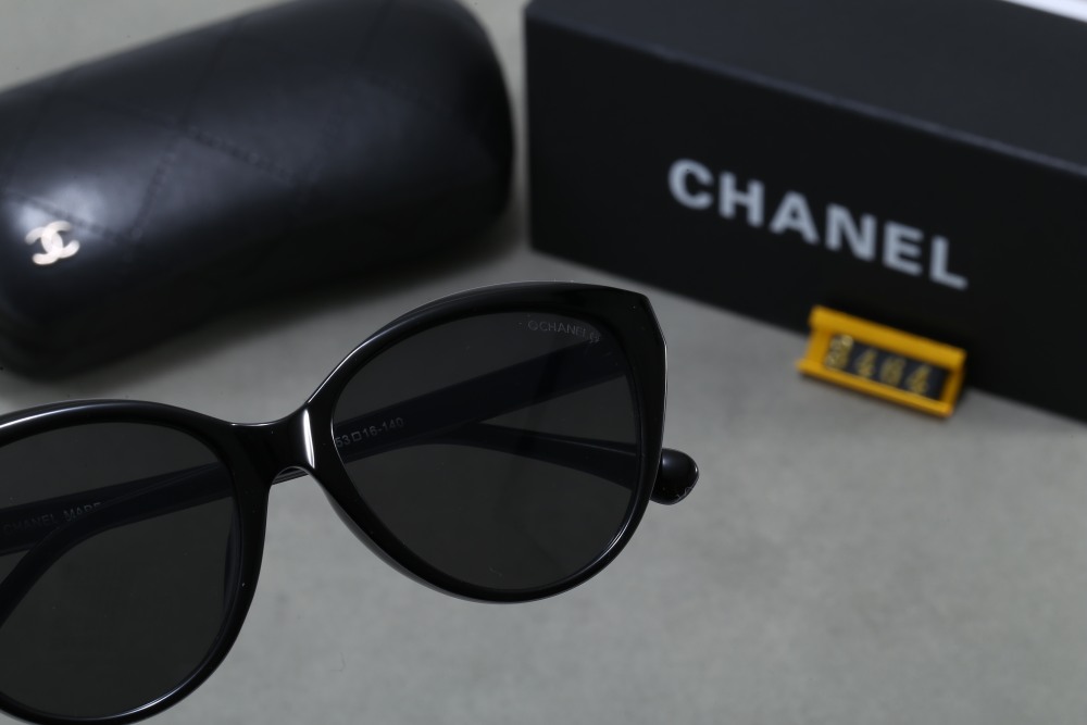 003 Chanel sunglasses