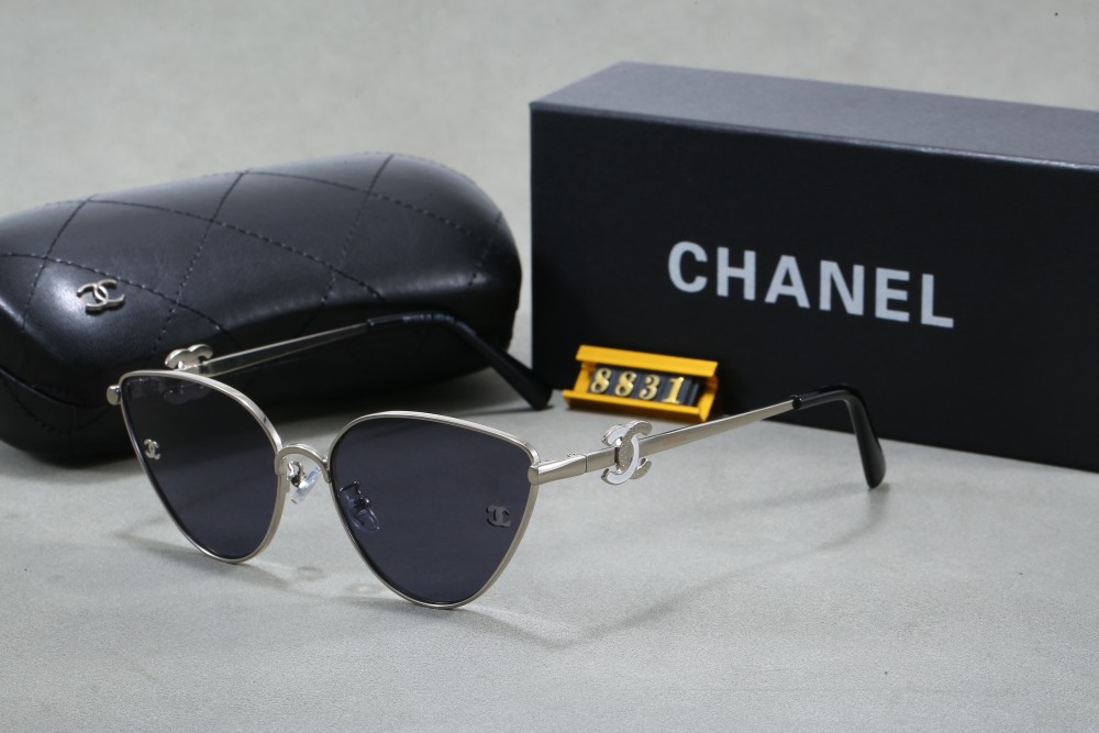 003 Chanel sunglasses