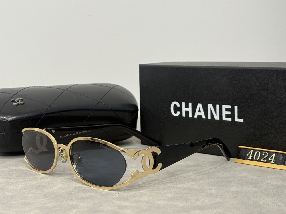 003 Chanel sunglasses