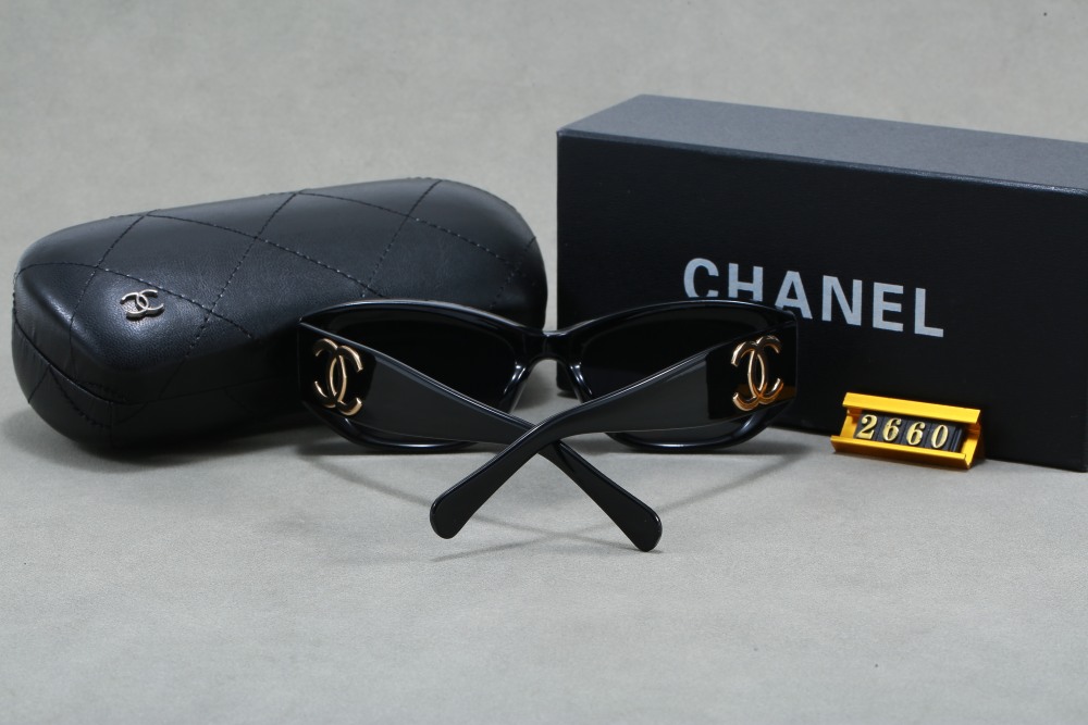 003 Chanel sunglasses