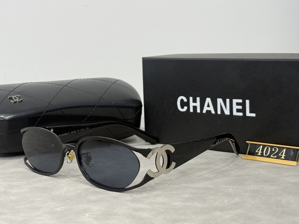 003 Chanel sunglasses