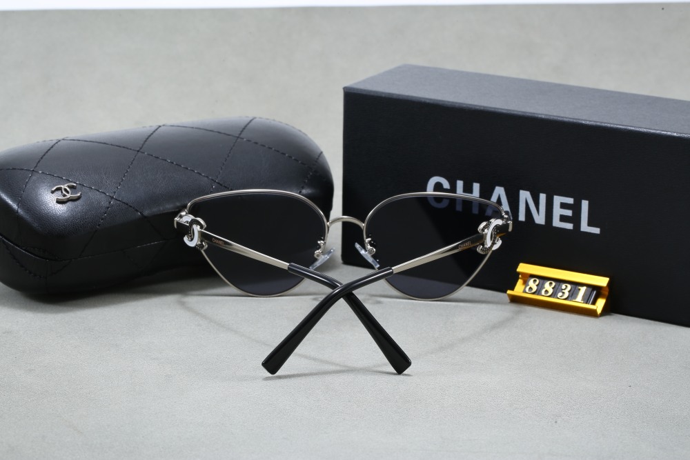 003 Chanel sunglasses