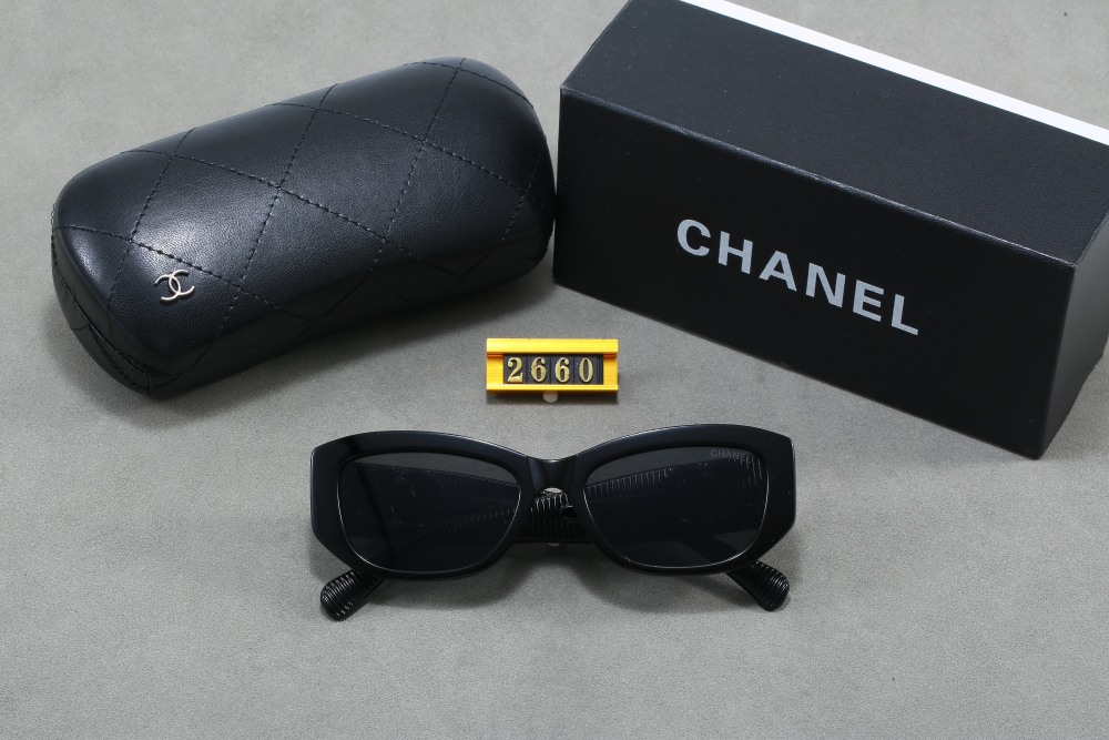 003 Chanel sunglasses