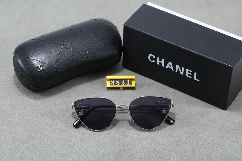 003 Chanel sunglasses