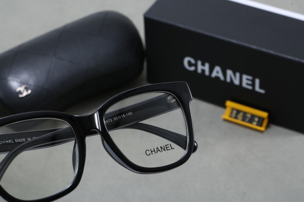 003 Chanel sunglasses