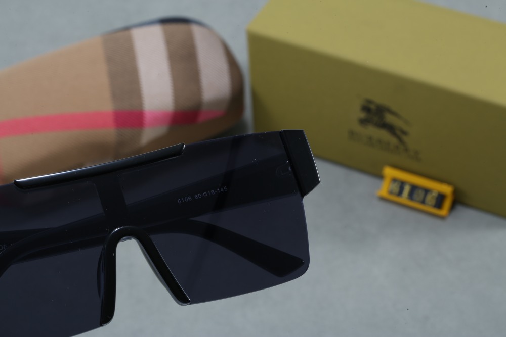 003 Burberry sunglasses