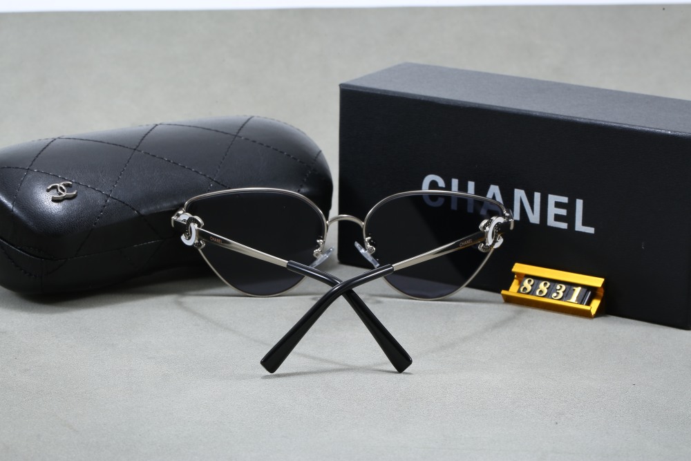 003 Chanel sunglasses