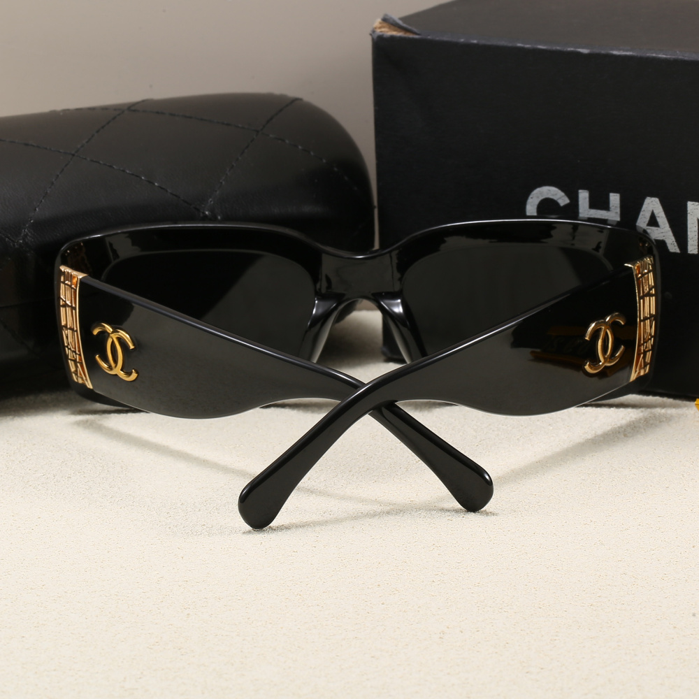 003 Chanel sunglasses