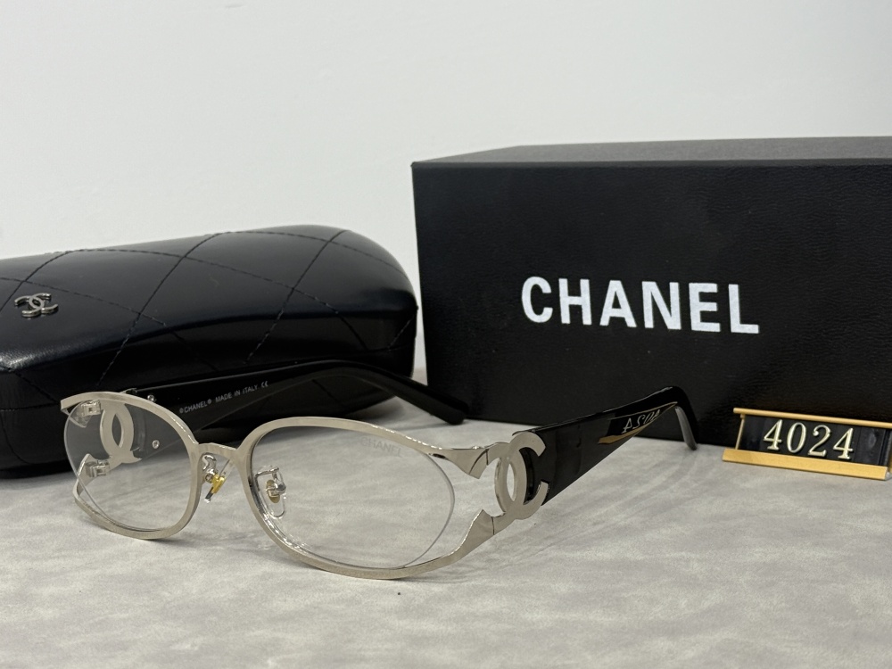 003 Chanel sunglasses