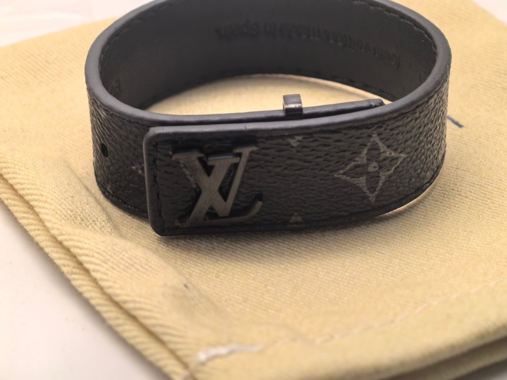 011 lv bracelet