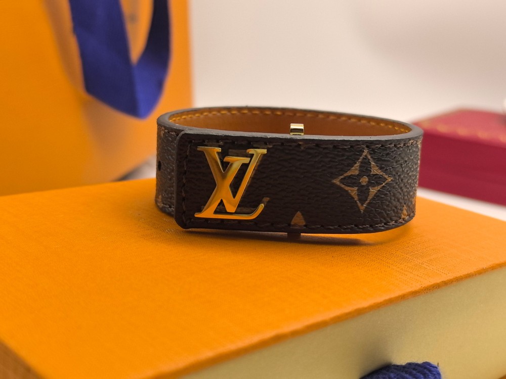 011 lv bracelet