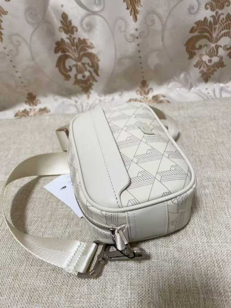 010 Lacoste bag