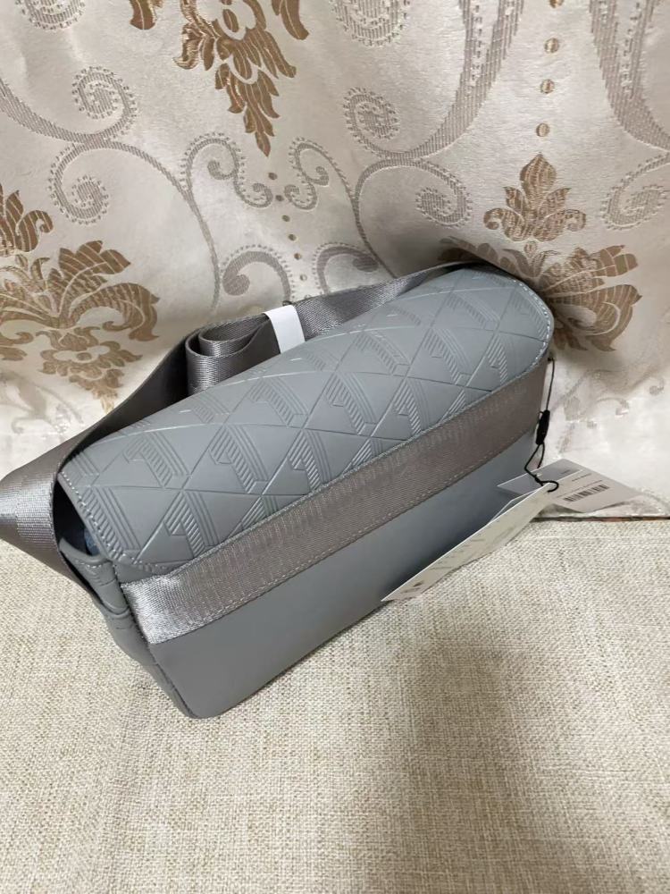 010 Lacoste bag