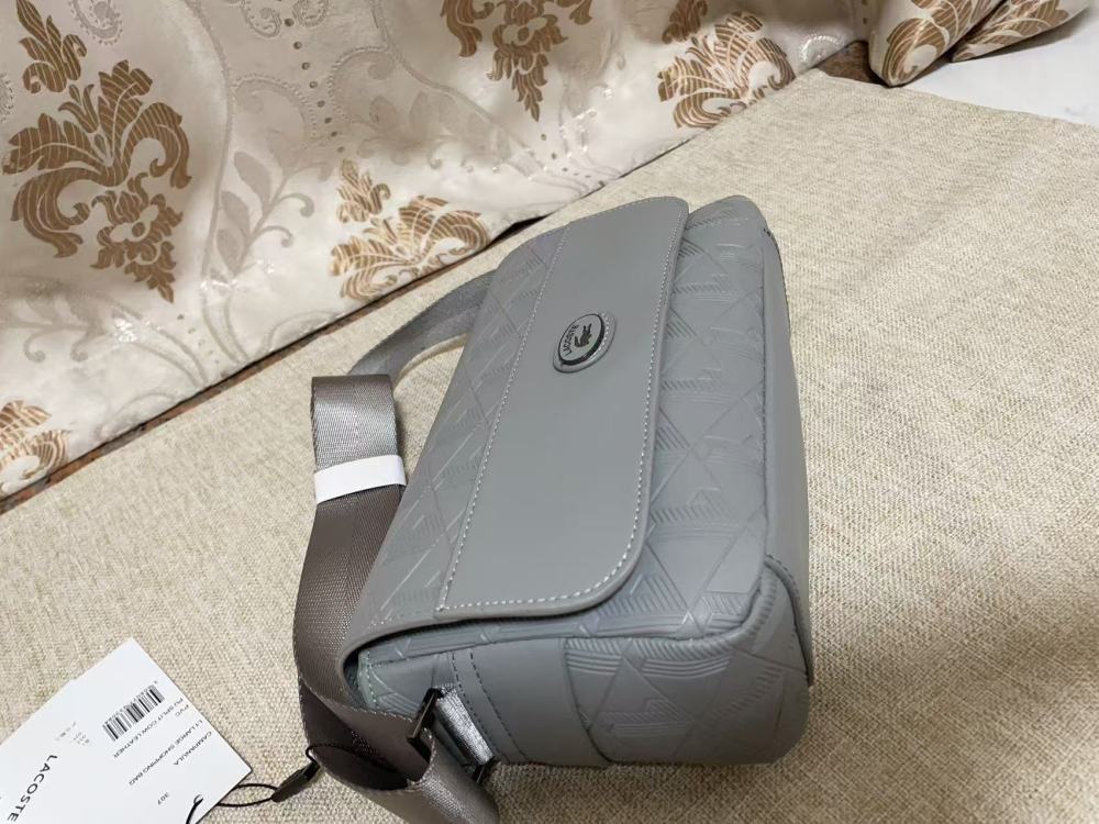 010 Lacoste bag