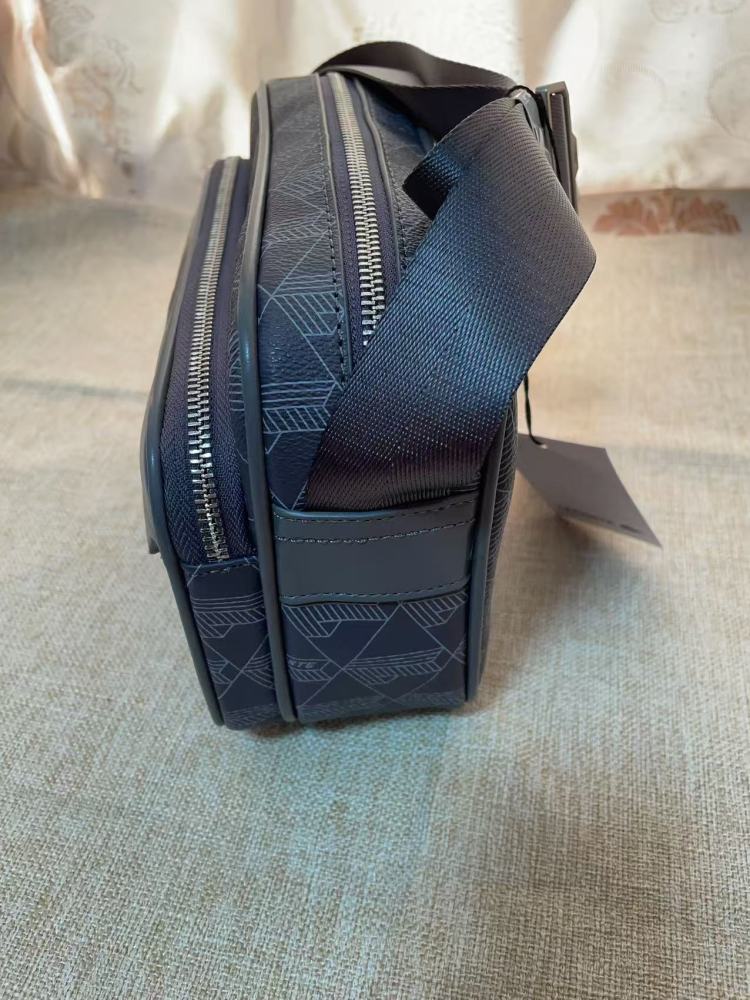 010 Lacoste bag