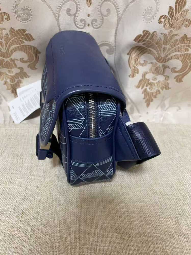 010 Lacoste bag