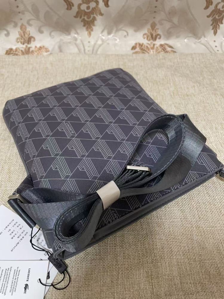010 Lacoste bag