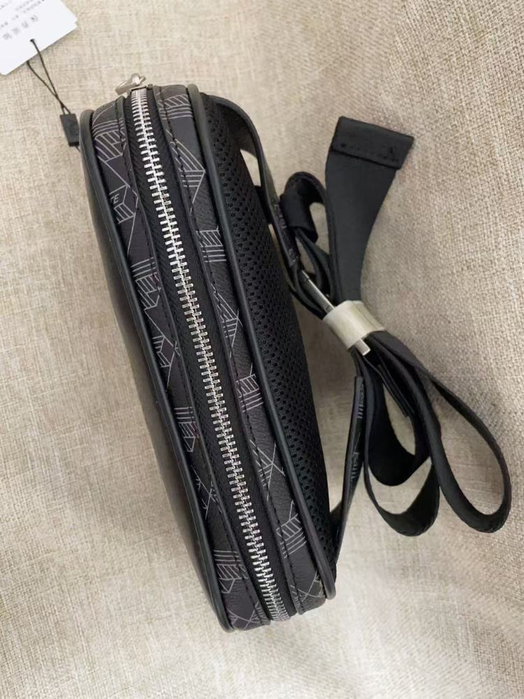 010 Lacoste bag