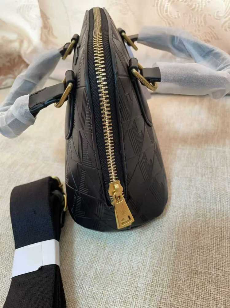 010 Lacoste bag